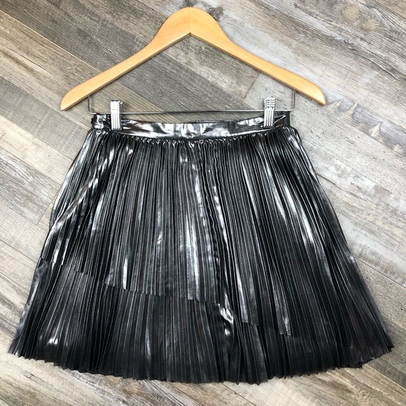 Aritzia Wilfred Bethune Pleated Skirt size 4 - Picture 2 of 7